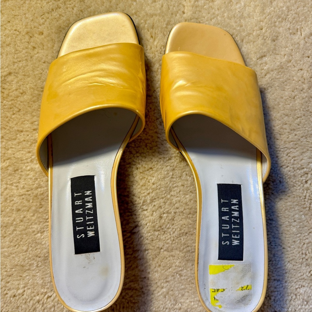 STUART WEITZMAN KITTEN HEELS